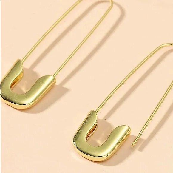 Safety Pin Gold Plated Oversized Earrings - Picture 3 of 4